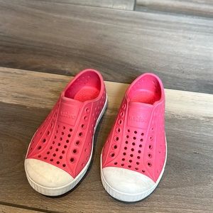 Toddler native shoes. Pink. Sz c8